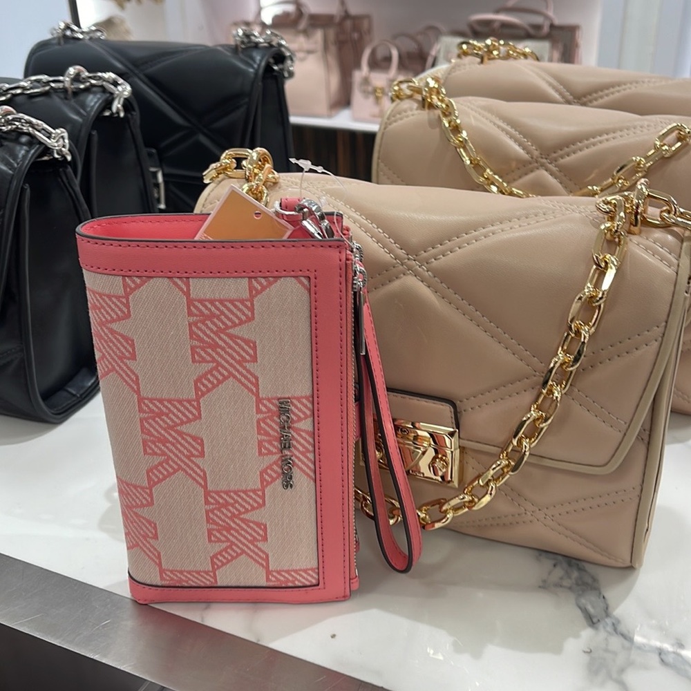 MICHAEL KORS JET SET TRAVEL 35S3GTVW7J LIGHT SAGE LG DOUBLE ZIP WRISTLET-WALLET - Picture 2 of 16